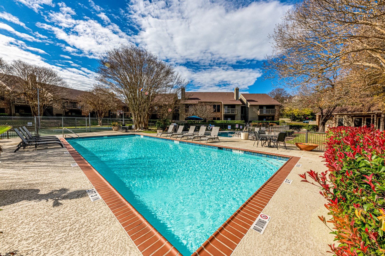2 sparkling swimming pools in austin texas apartments